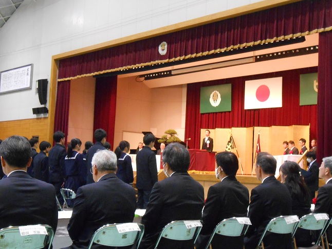 【中学校】卒業式を挙行しました